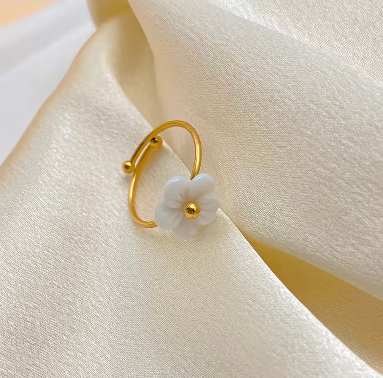 Daisy Flower Ring