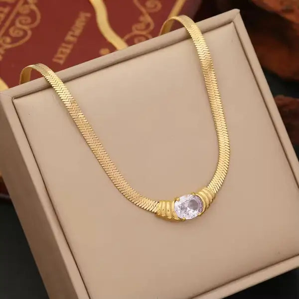 Jewelistic Bexley Necklace for women, 18K gold plated stainless steel chain necklace with anti-tarnish waterproof finish for everyday wear.