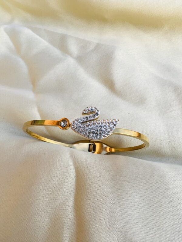 Single Swan Bangle