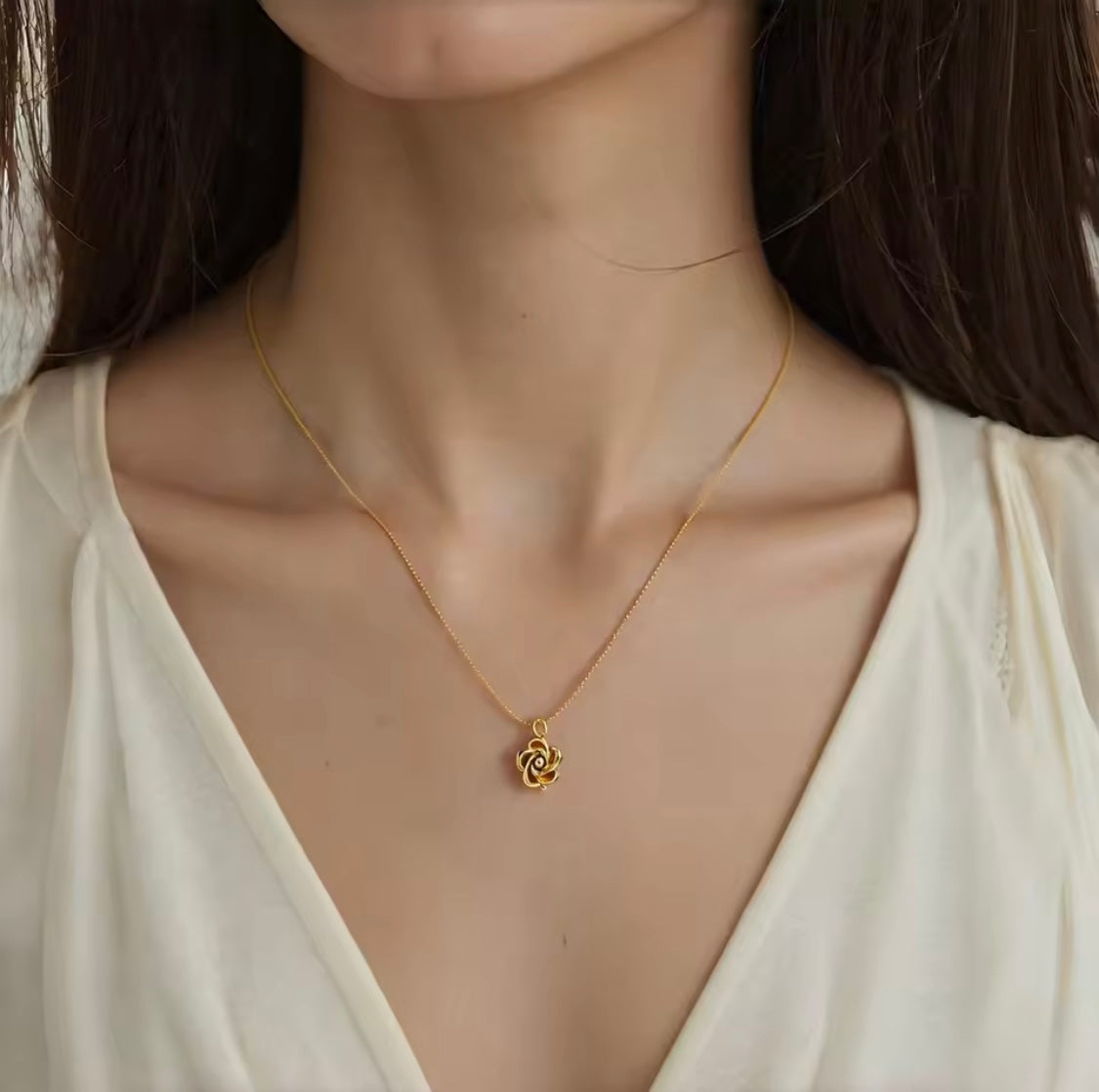 Rose Shape Gold Necklace – 18K Gold Plated Floral Necklace for Women in Pakistan