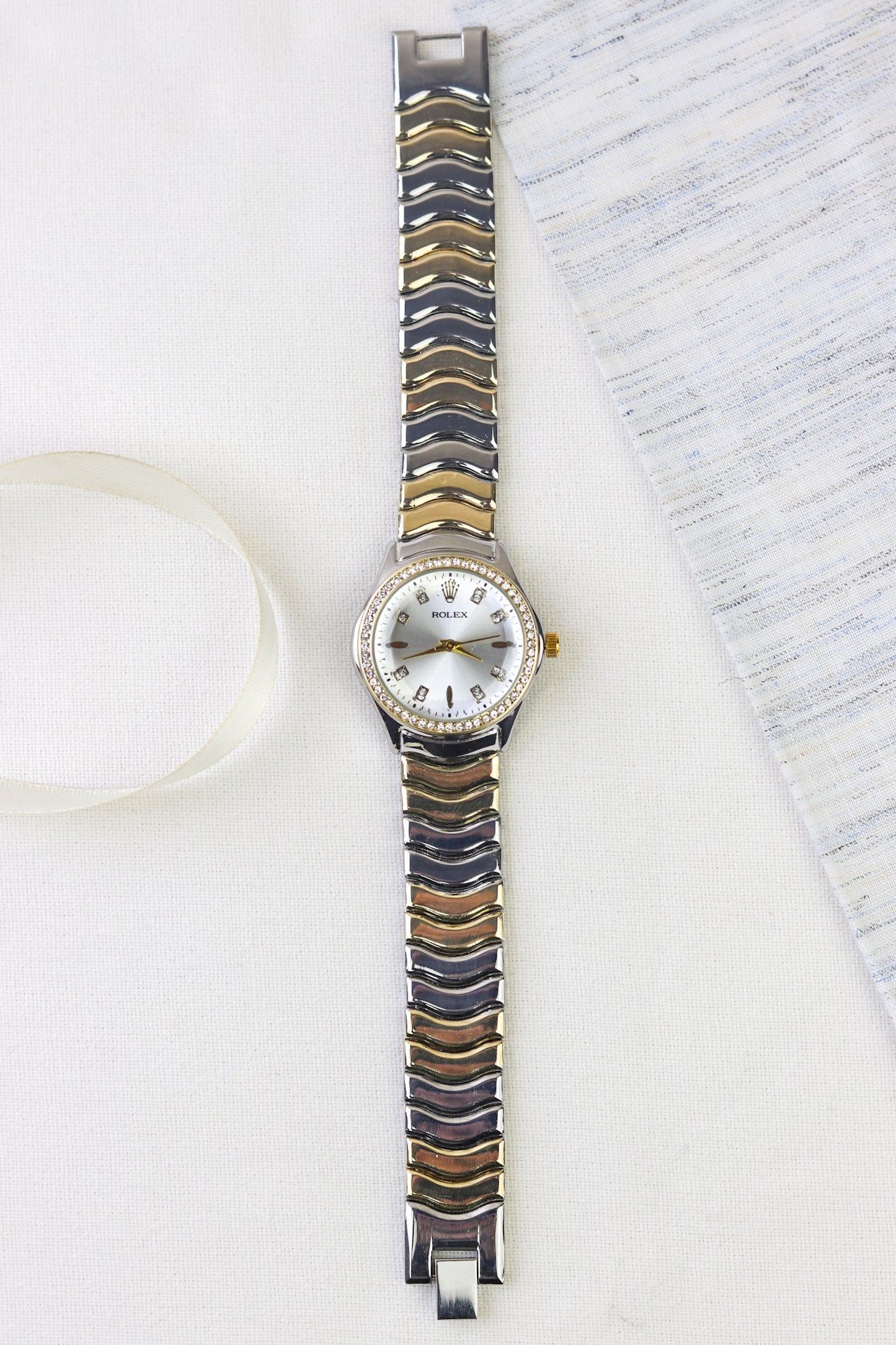 Rol-ex Diamond Wave Watch Women Watch - Rose Gold
