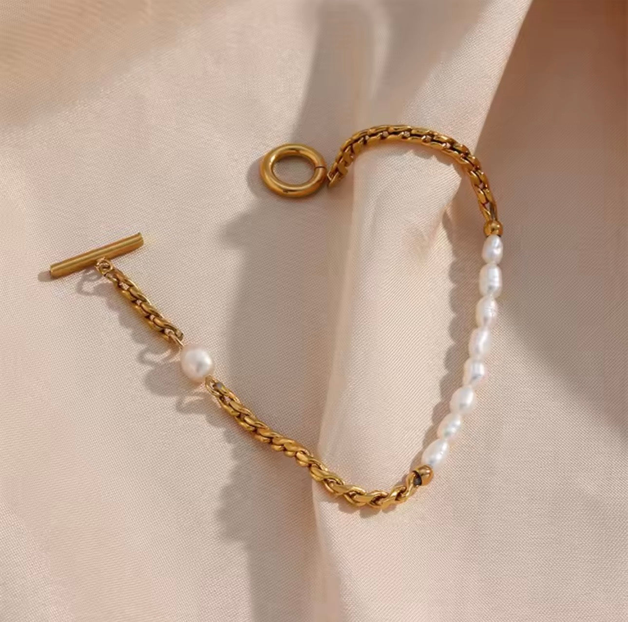 Aurelia Pearl Link