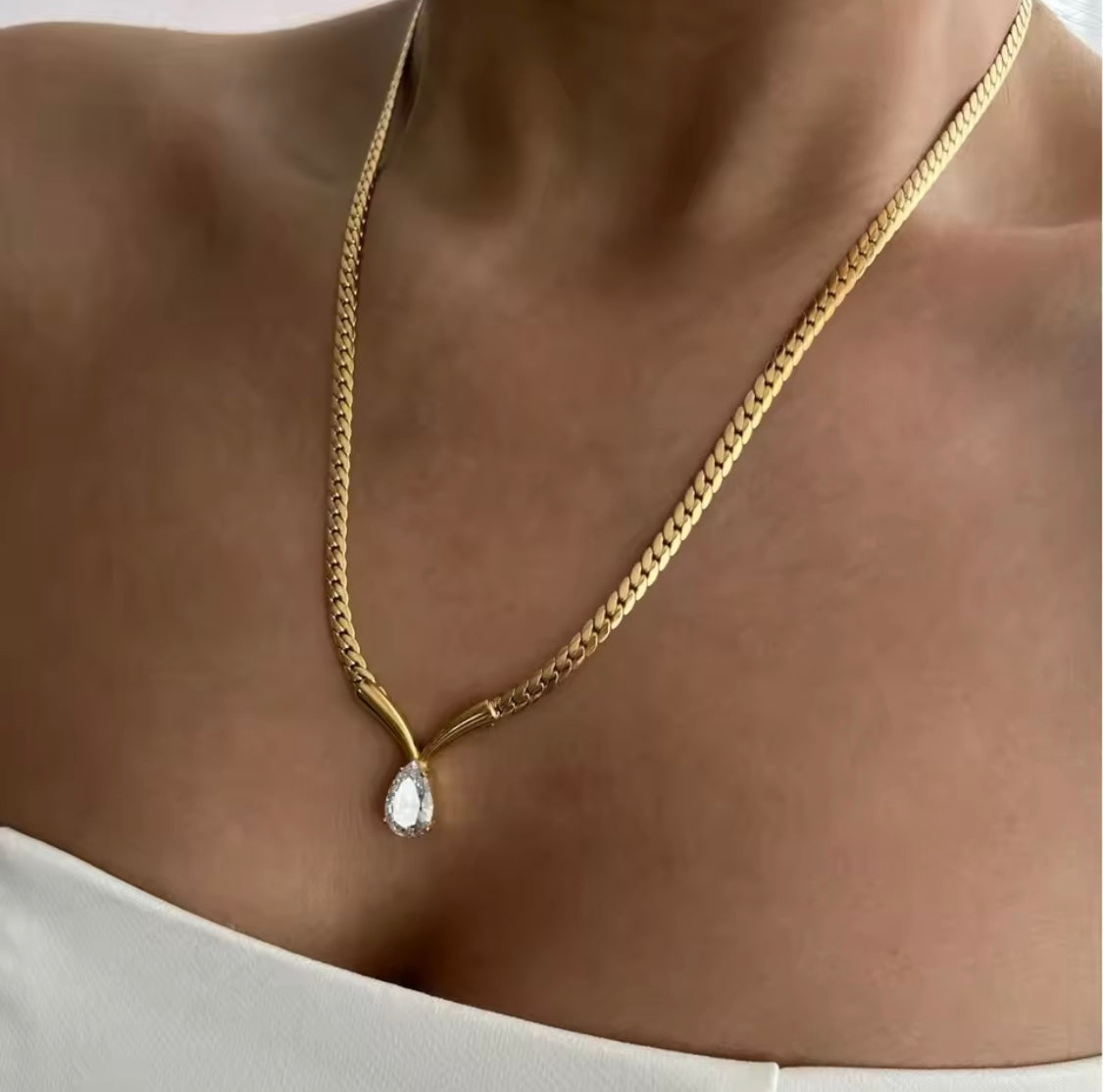 Herringbone Chain – 18K Gold Plated Stainless Steel Necklace for Women in Pakistan