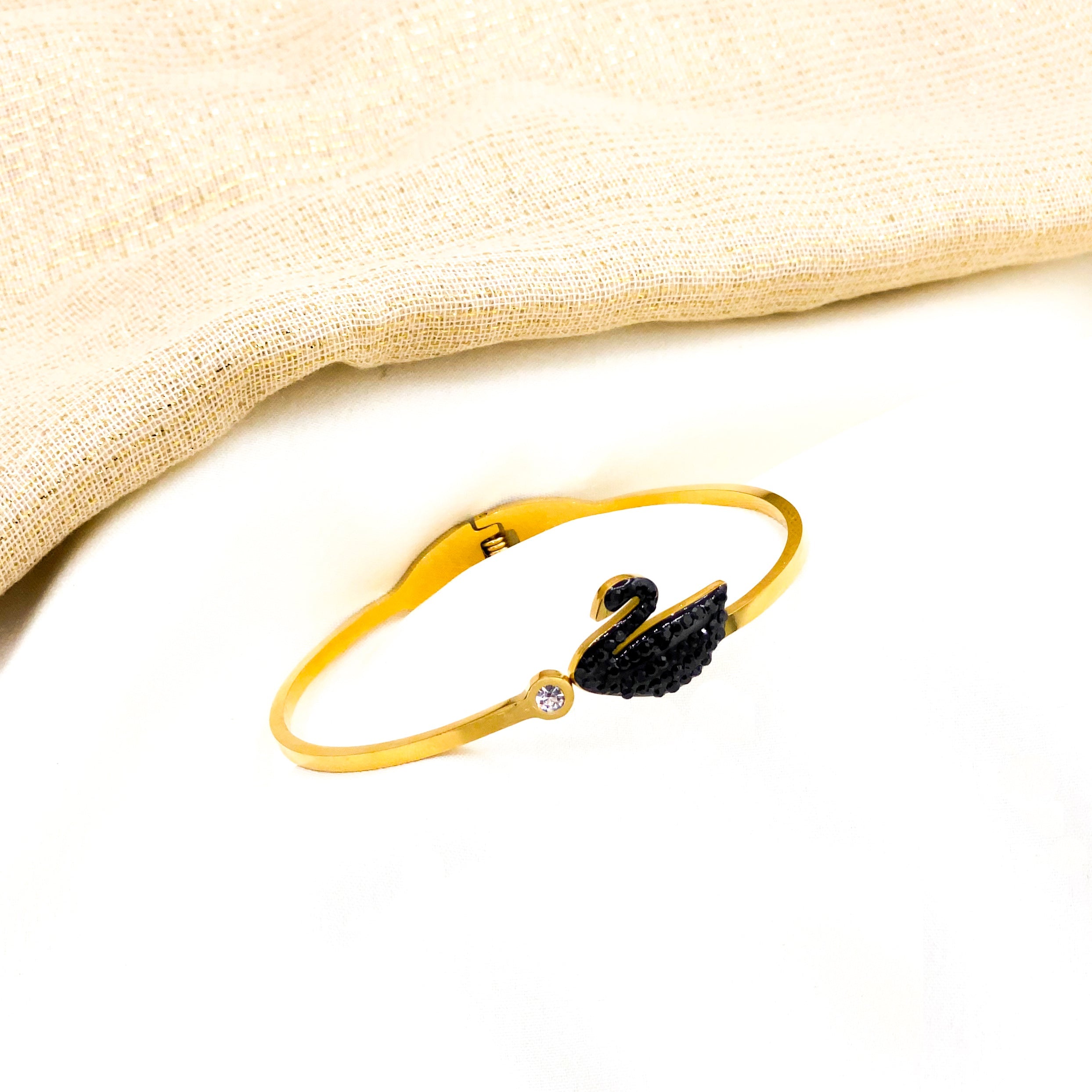 Single Swan Bangle