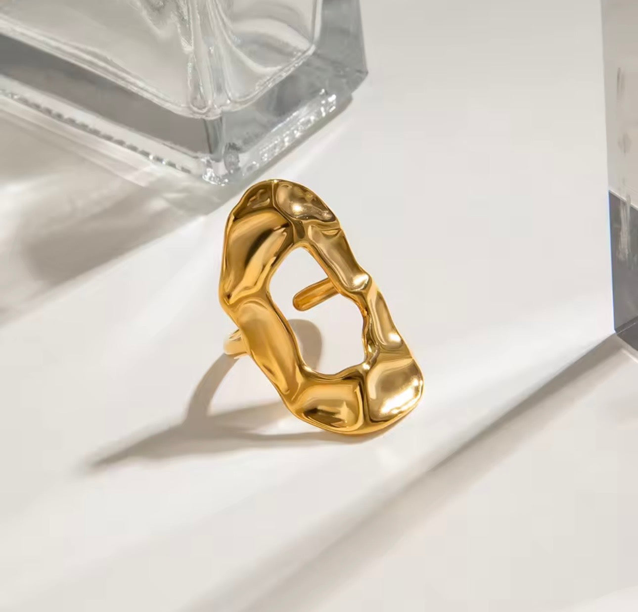 Nova Wavy Circle Adjustable Ring