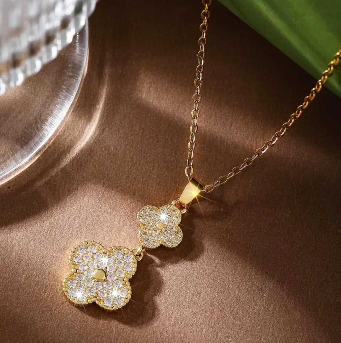 Double Clover Gold Necklace – 18K Gold Plated Stainless Steel Lucky Clover Necklace Pakistan