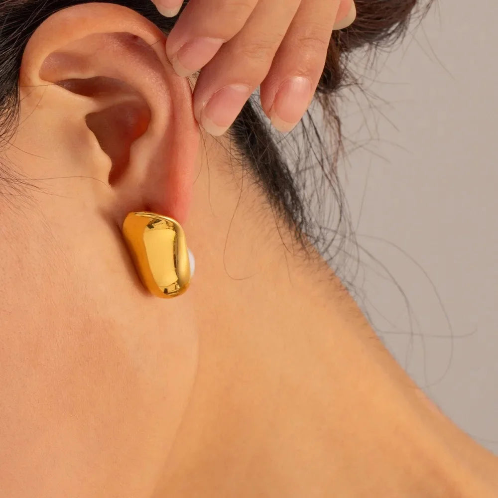 Pearl Glow Studs