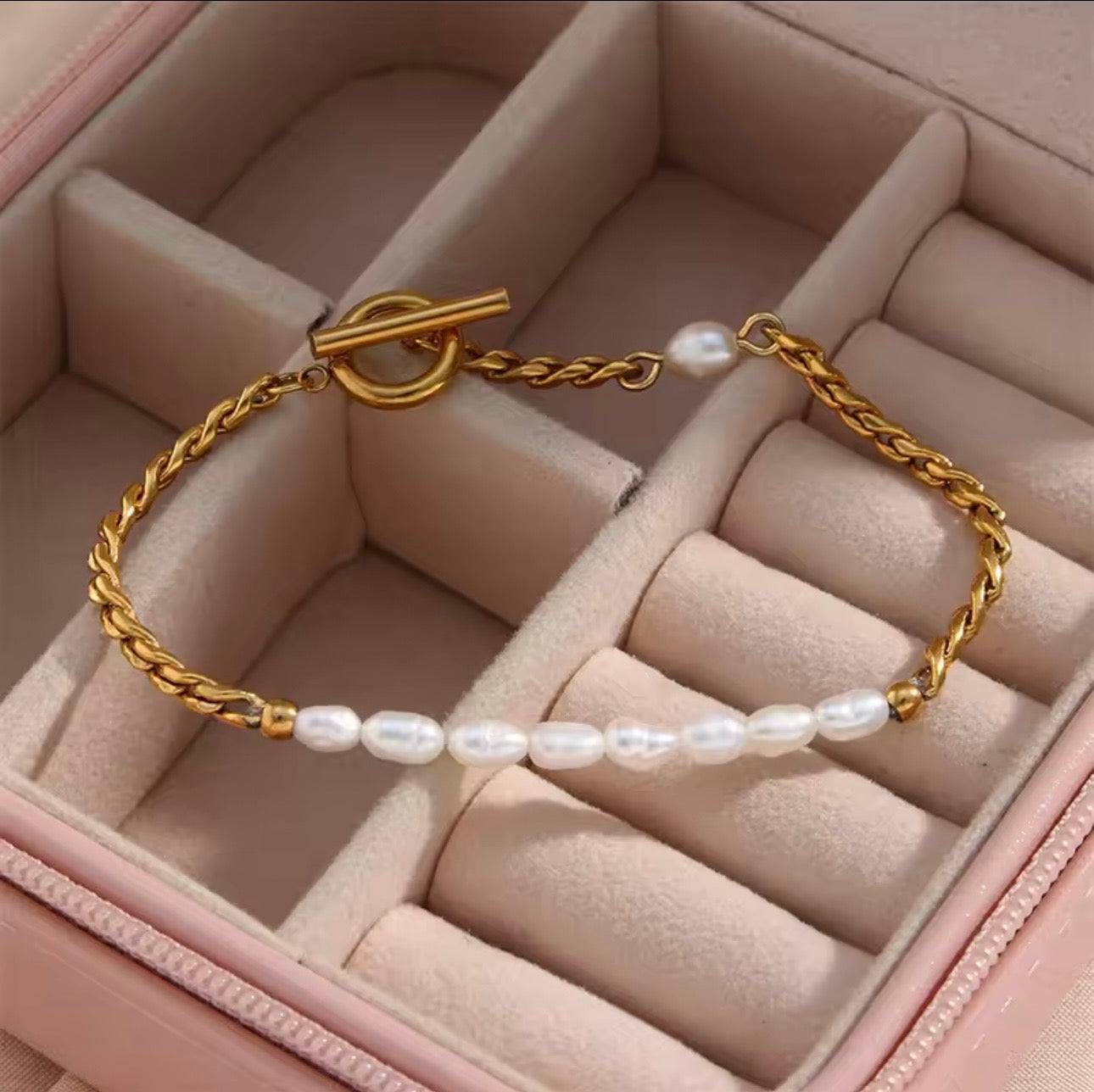 Aurelia Pearl Link