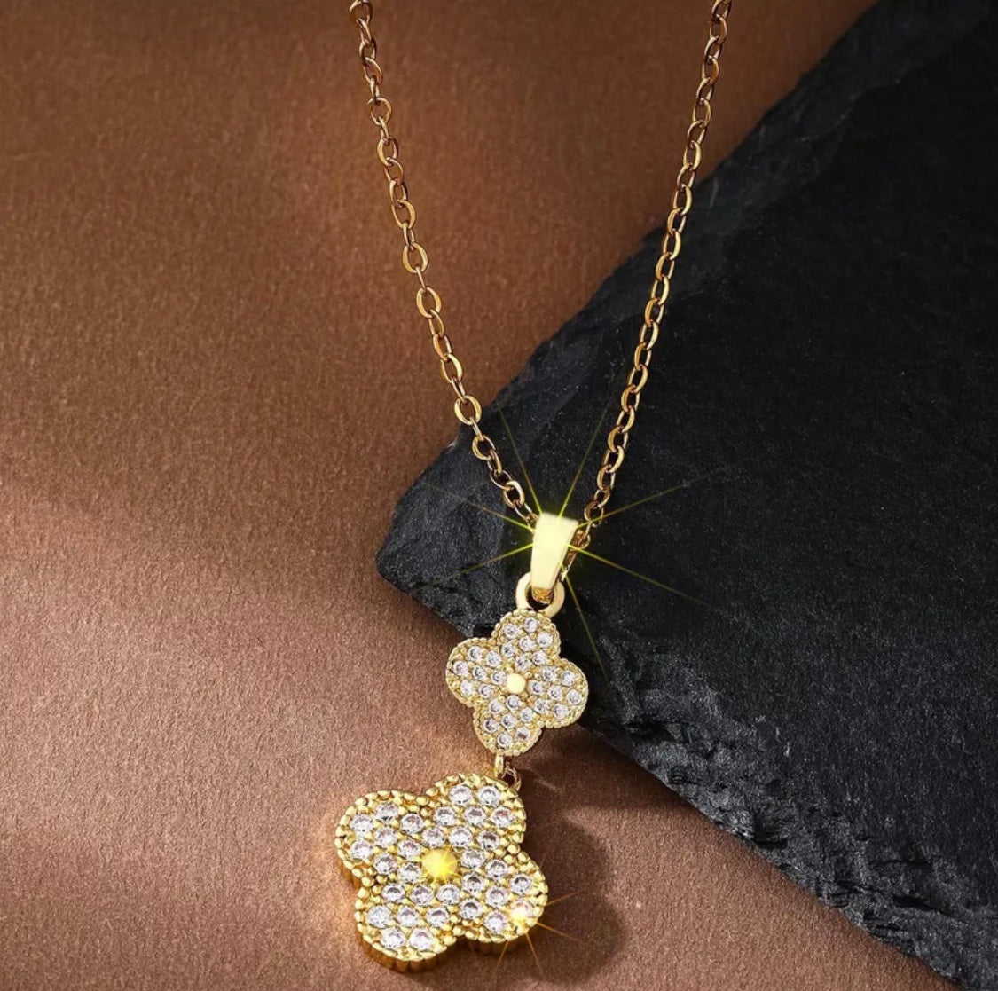 Double Clover Gold Necklace – 18K Gold Plated Stainless Steel Lucky Clover Necklace Pakistan