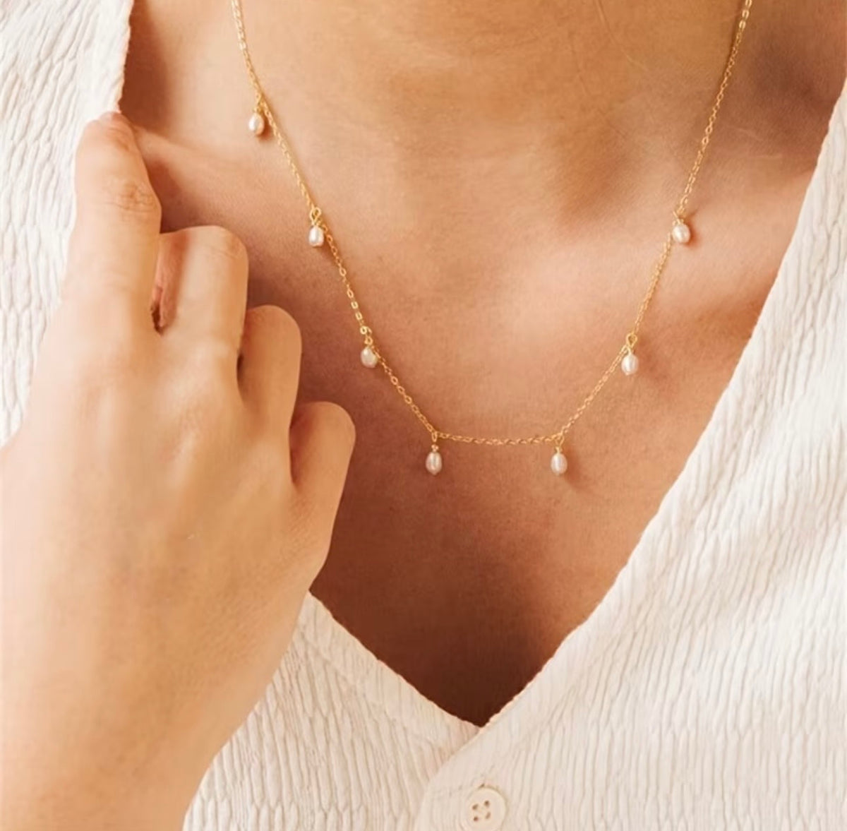 Tiny Pearl Drops Necklace