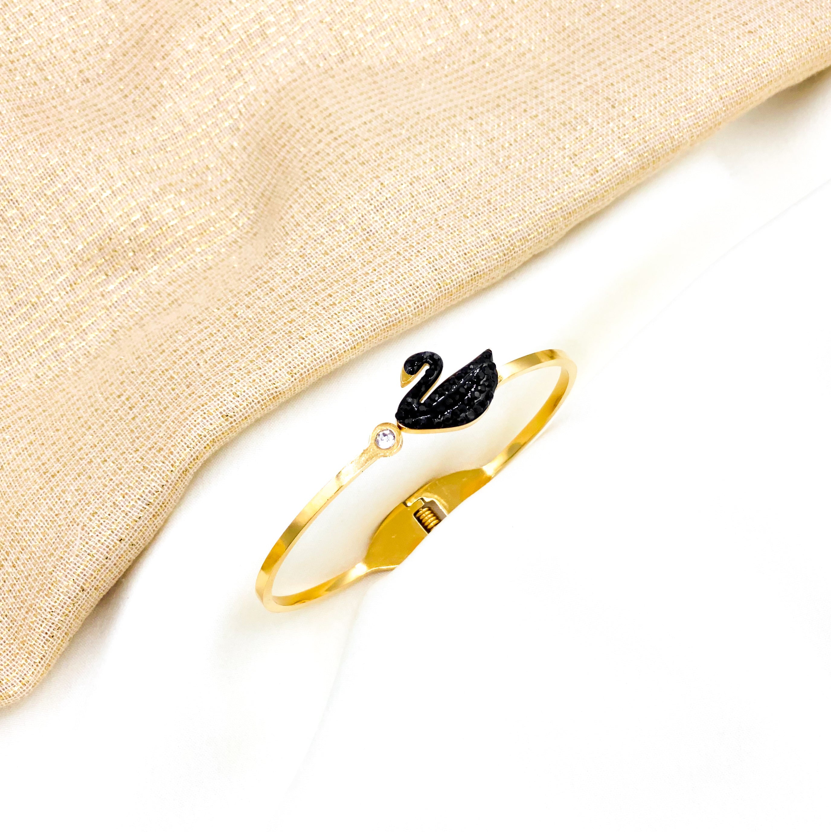 Single Swan Bangle