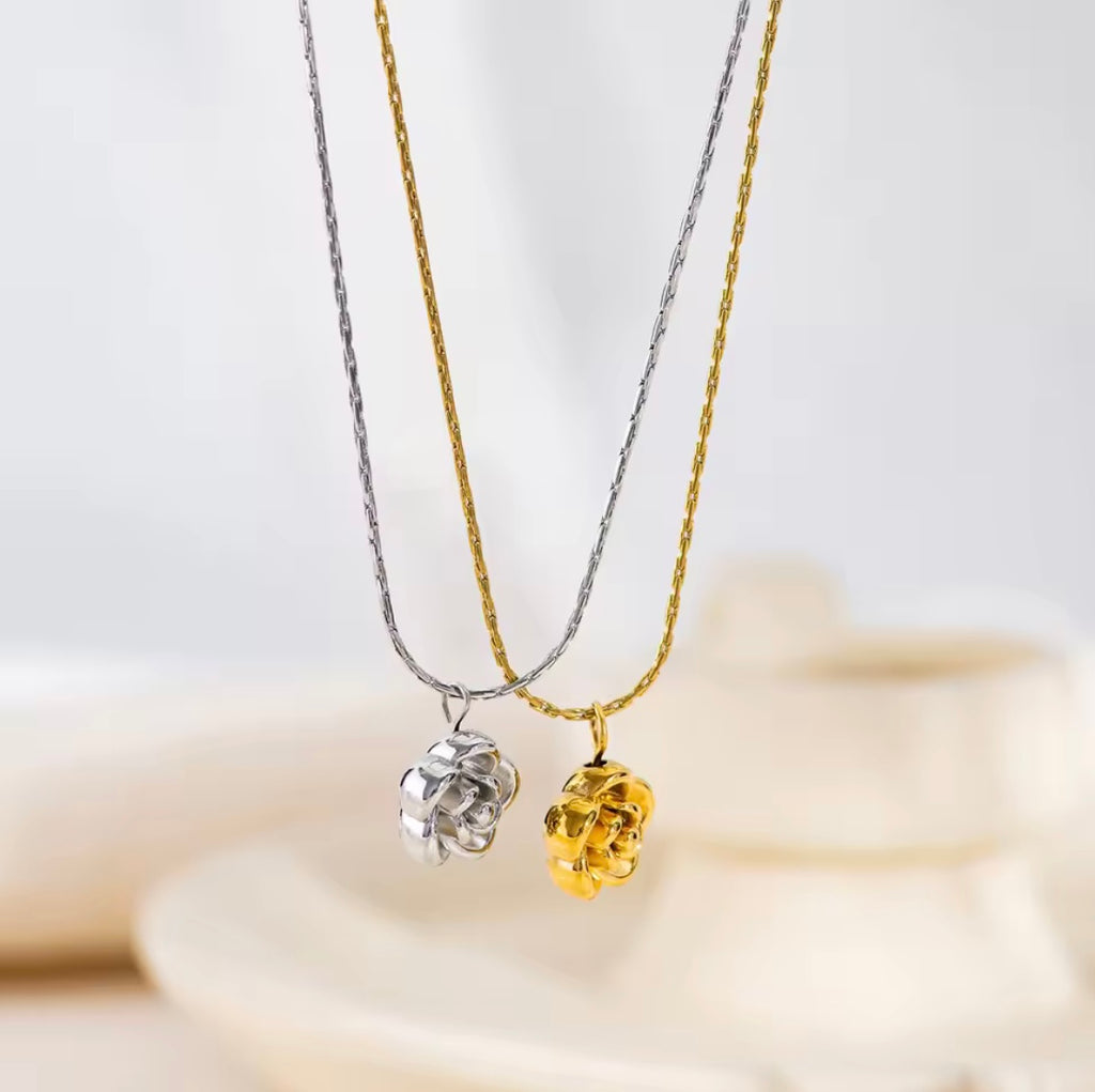 Rose Shape Gold Necklace