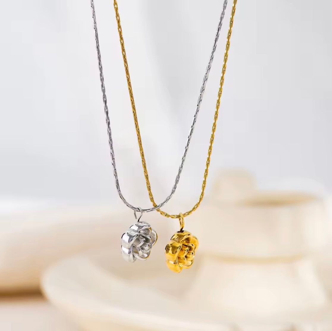 Rose Shape Gold Necklace – 18K Gold Plated Floral Necklace for Women in Pakistan