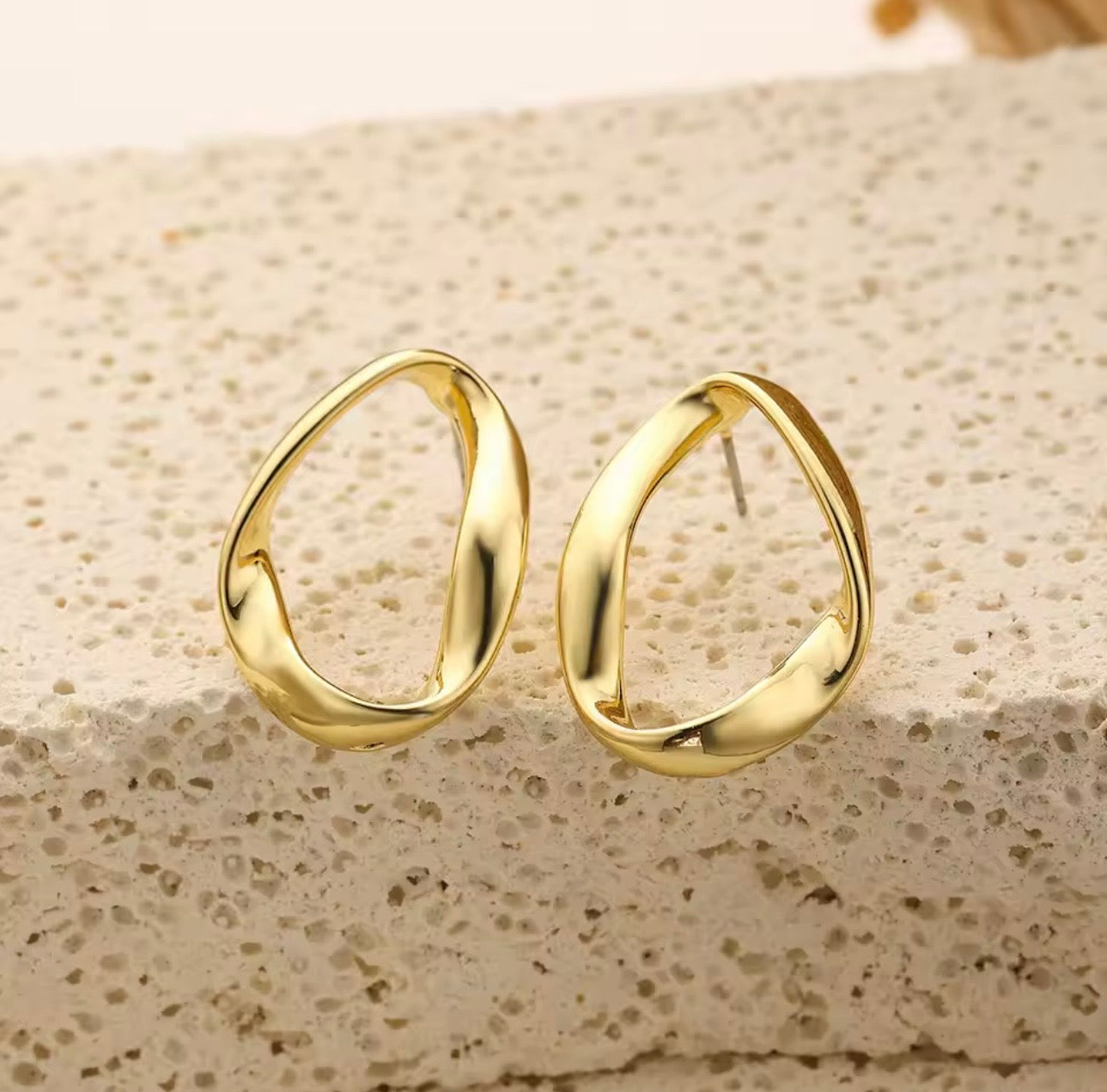 Swirl Small Hoop Earrings for Women | Stainless Steel Hoop Earrings Pakistan
