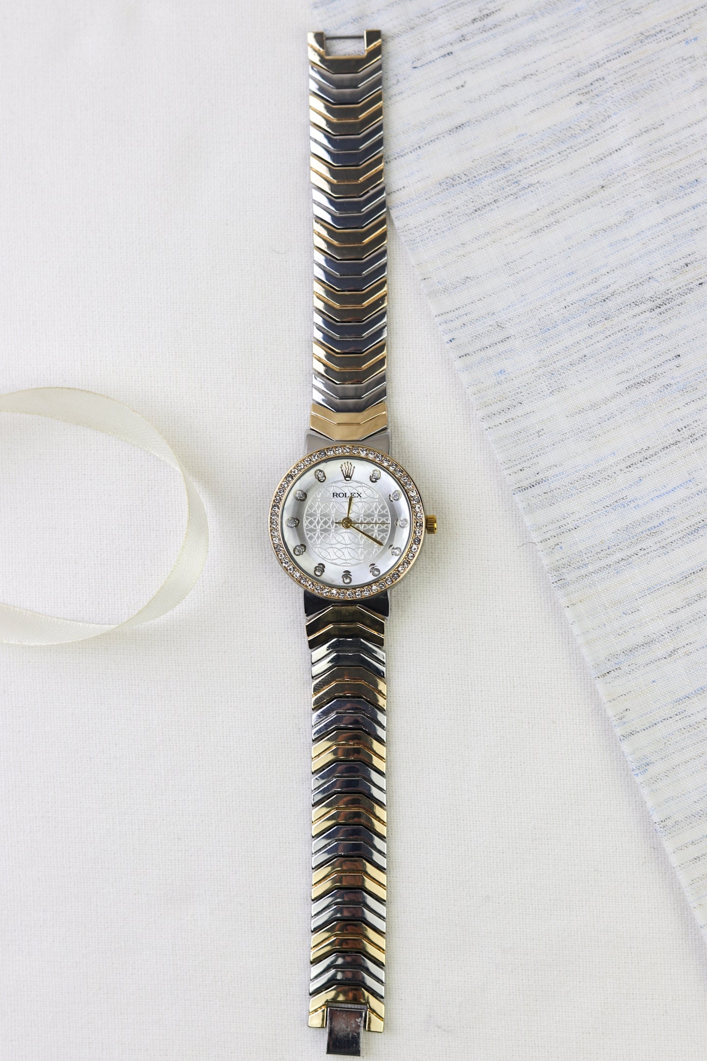 Rol-ex Lumina Women Watch - Golden