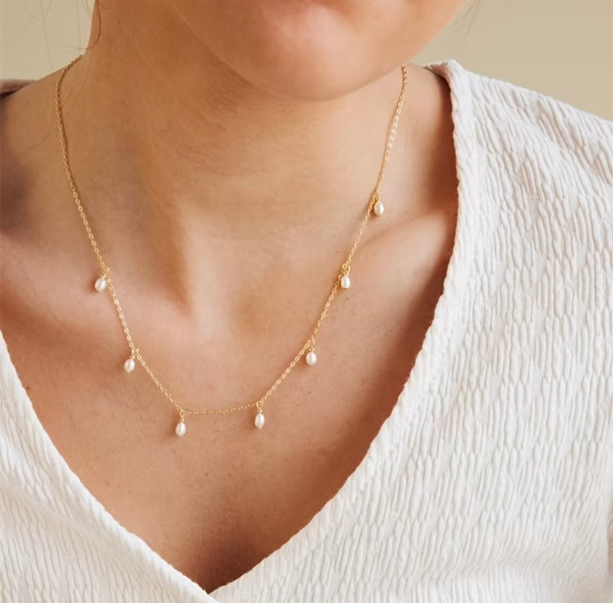 Tiny Pearl Drops Necklace