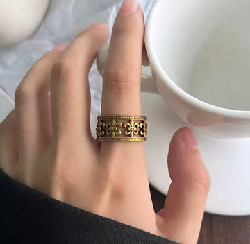 Royal Pattern Ring