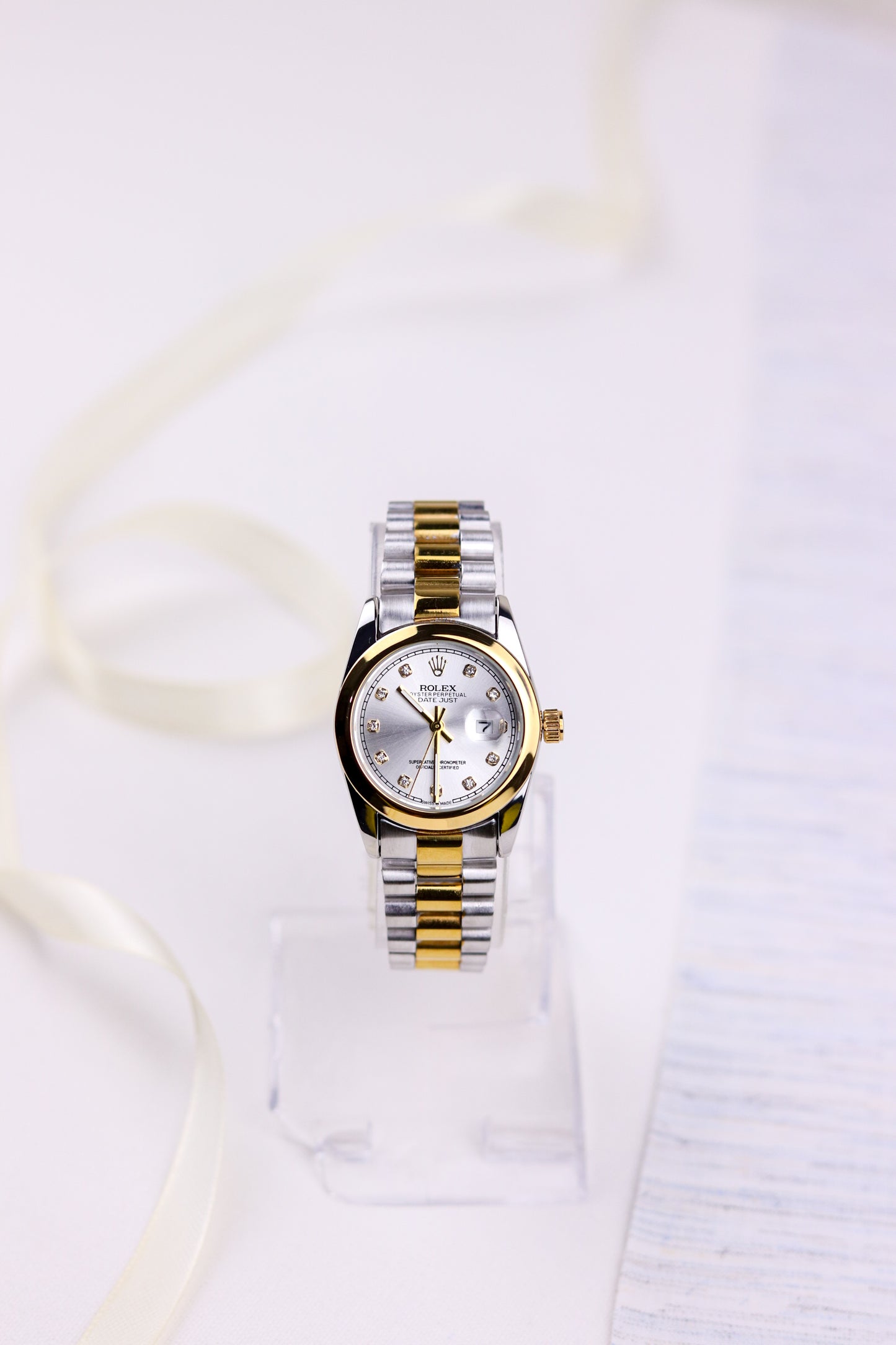 Rol-ex Diamond Dial Delight DateJust Women Watch - Plain Bezel