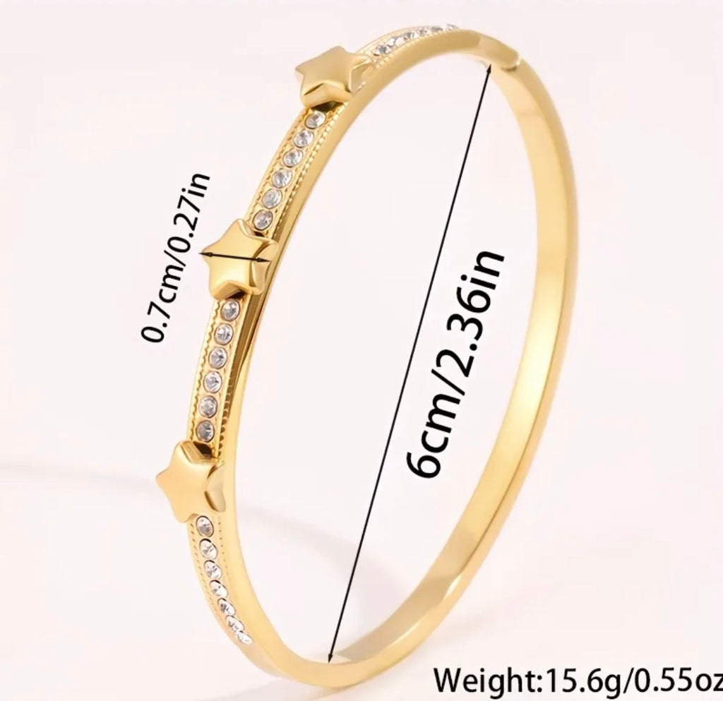 star-shaped accent Bangle