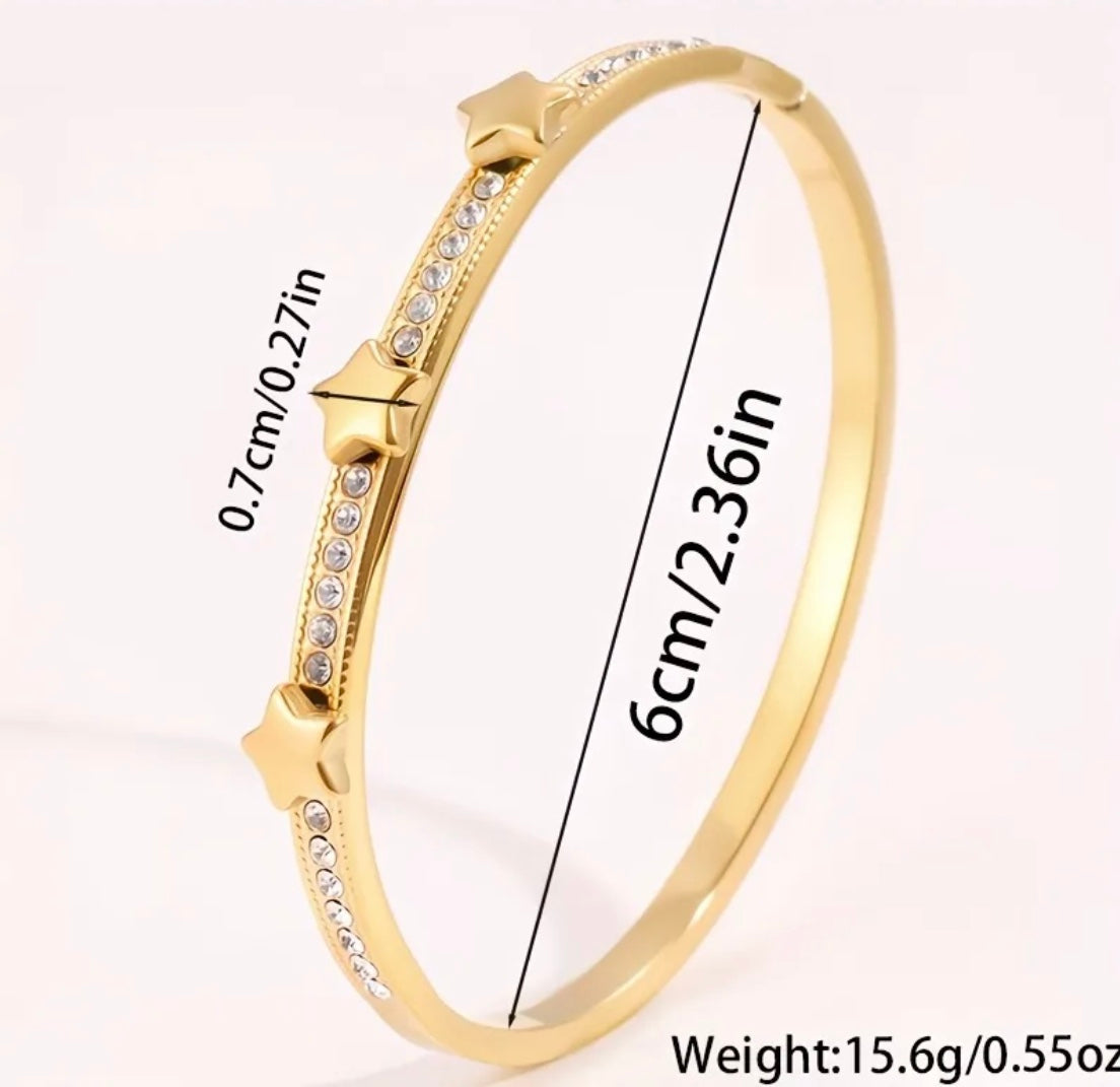 star-shaped accent Bangle