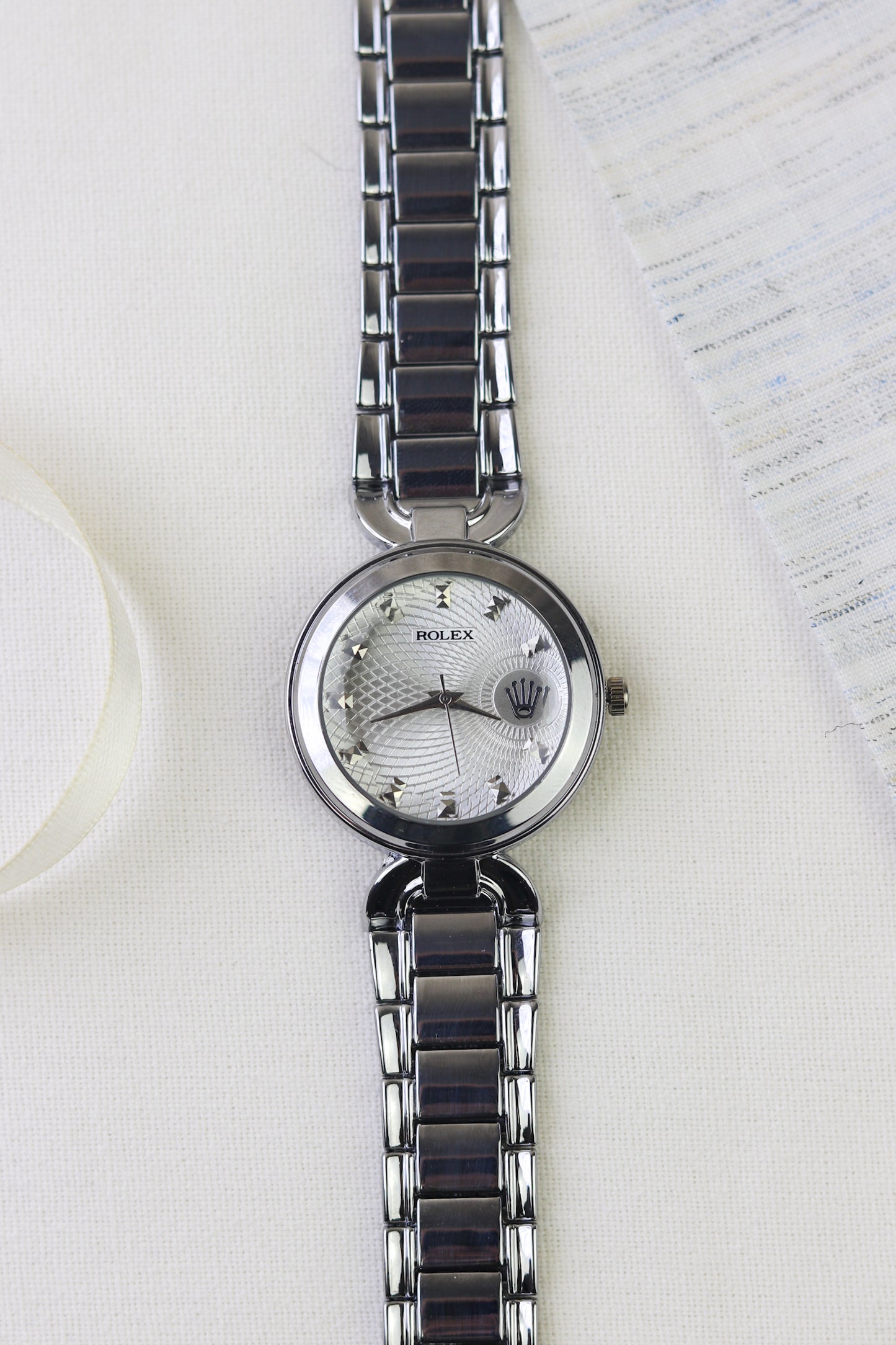 Rol-ex Silver Aura Timepiece Watch Women Watch