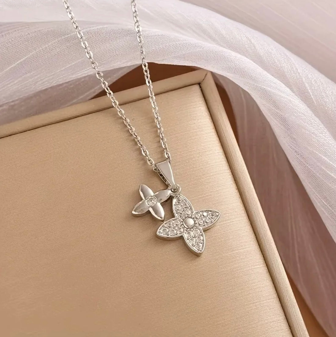 Double Leaf Grass Necklace
