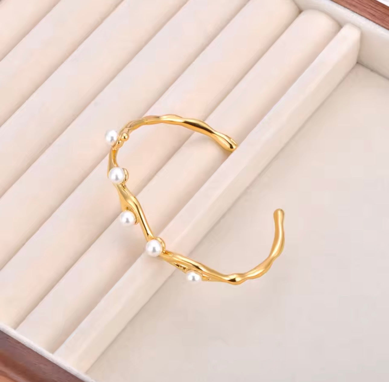 Pearl Wave Bangle