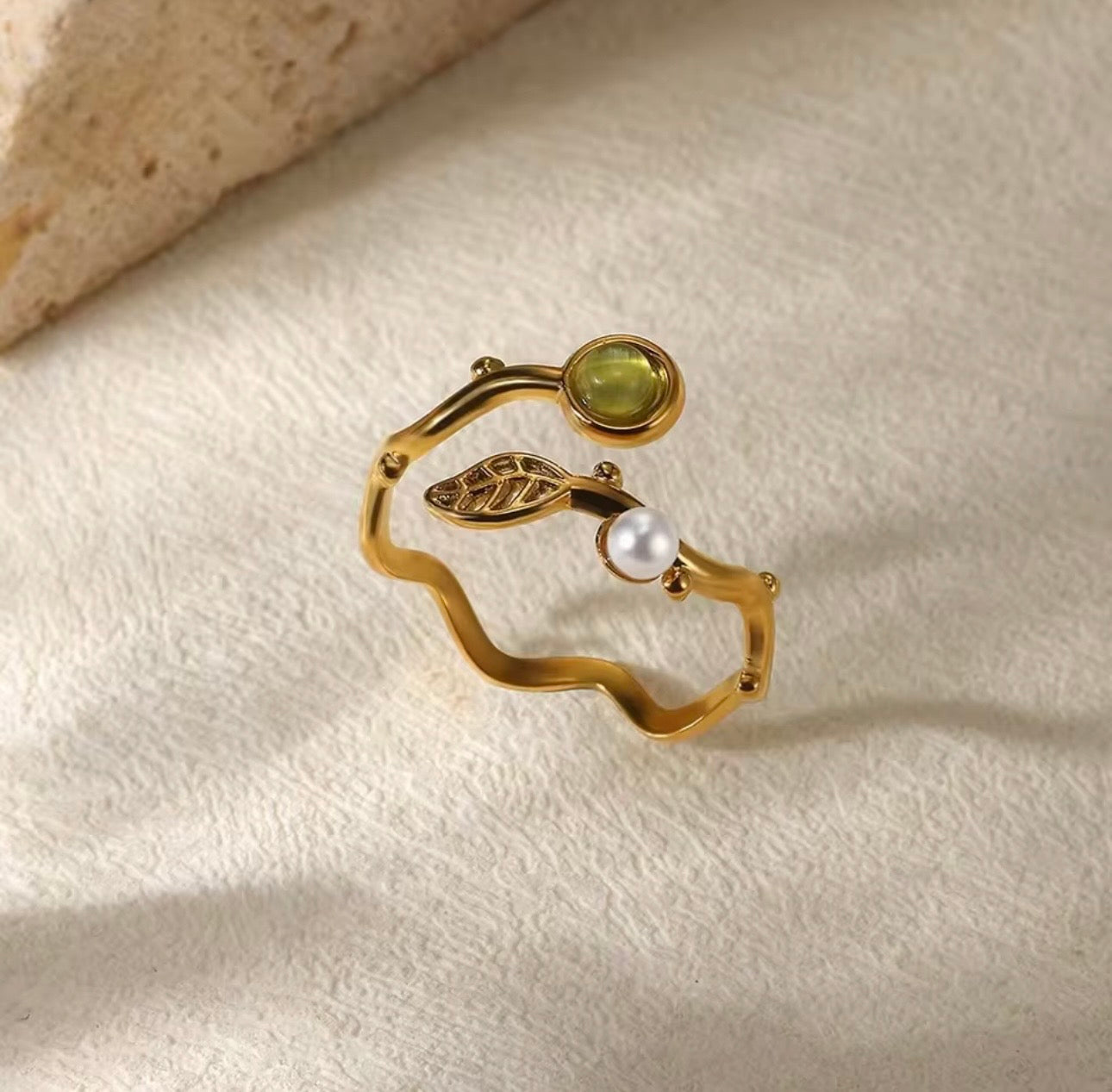 Leaf Pearl Ring