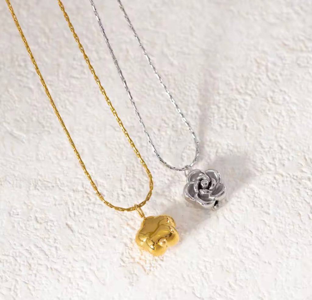 Rose Shape Gold Necklace