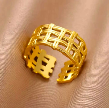 Celia Ring