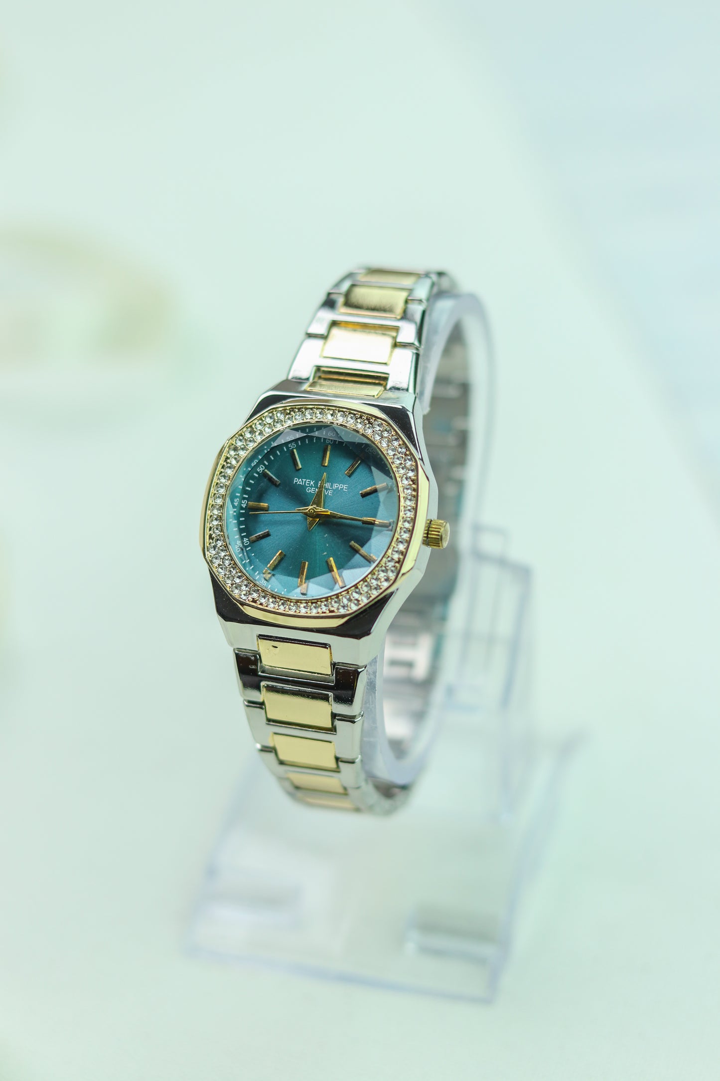 Patek Royal Teal Women Watch