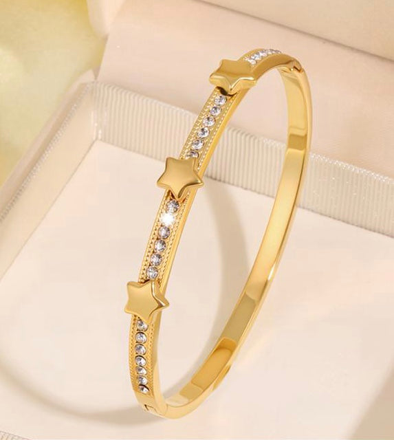 star-shaped accent Bangle
