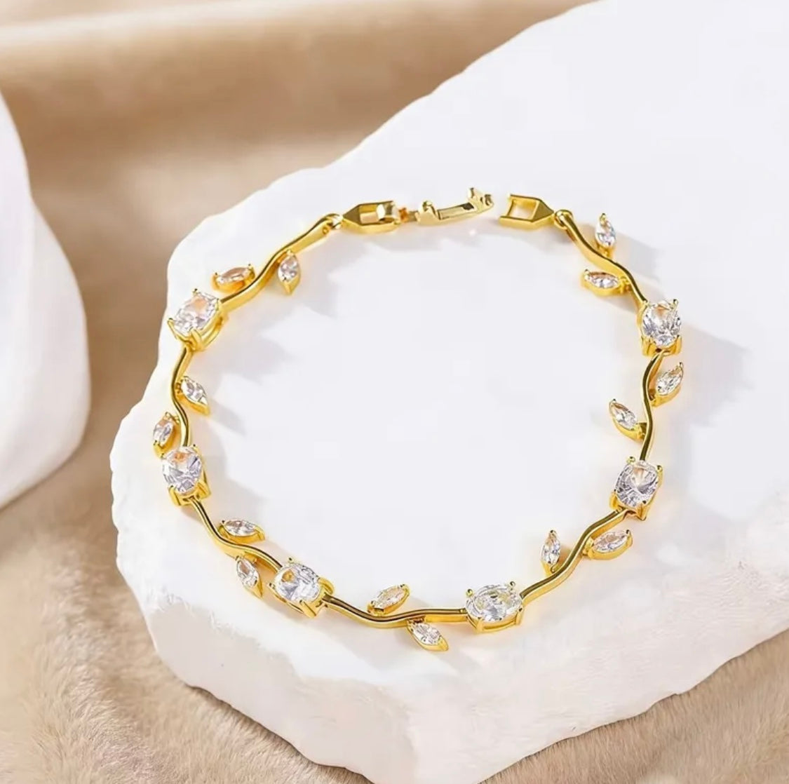 Gold White Tulip Bracelet