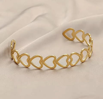 golden heart open cuff bangle 18K gold plated anti-tarnish stainless steel jewelistic pakistan