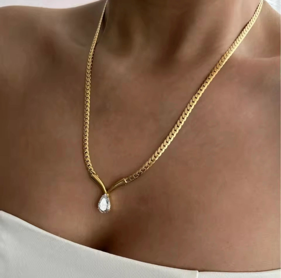 Herringbone Chain Necklace in 18K Gold Plated Stainless Steel – Anti Tarnish Daily Wear Jewellery Pakistan