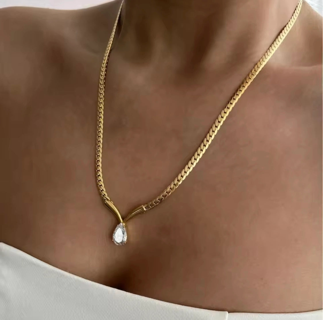 Herringbone Chain Necklace in 18K Gold Plated Stainless Steel – Anti Tarnish Daily Wear Jewellery Pakistan