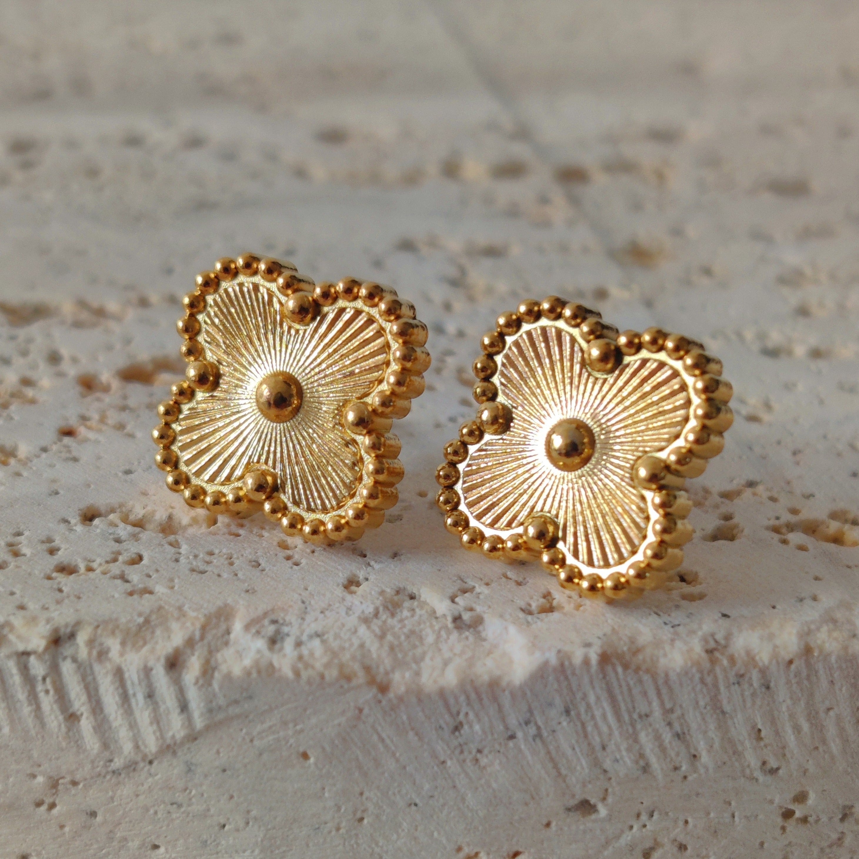 Golden clover earrings