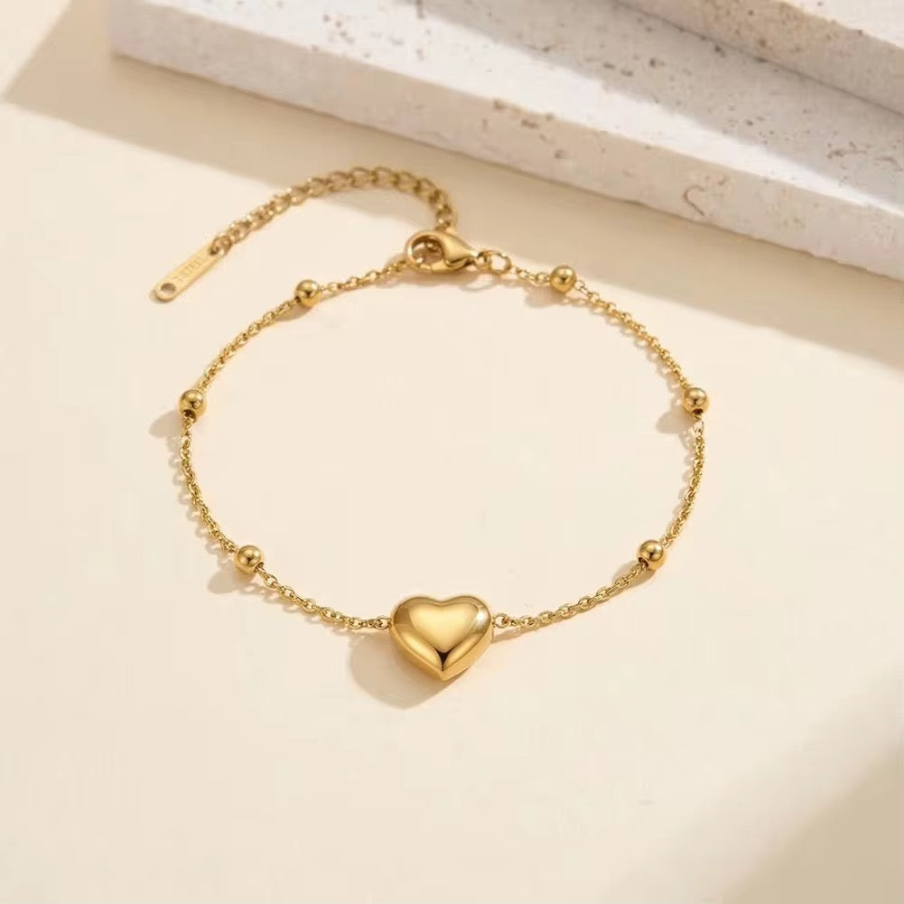 Dainty Gold Heart Bracelet