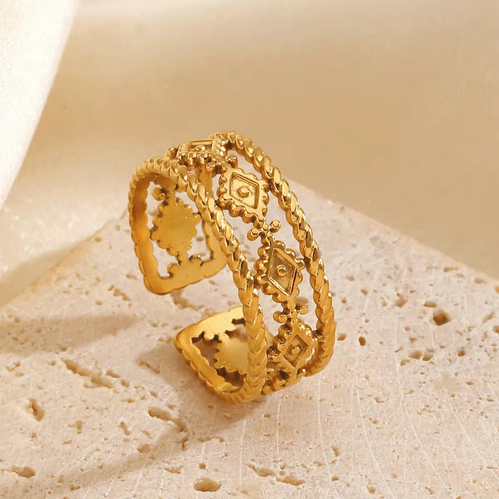 Velora Adjustable Ring