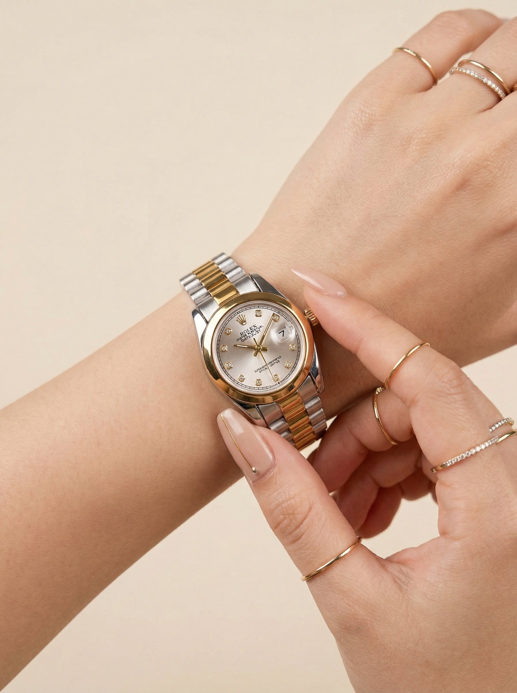 Rol-ex Diamond Dial Delight DateJust Women Watch - Plain Bezel