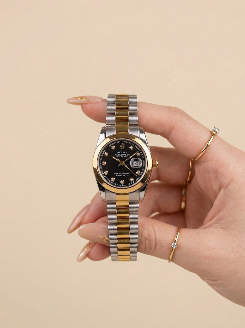 Rol-ex Black Pearl DateJust Women Watch - Plain Bezel