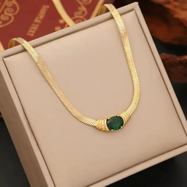 Elegant Bexley gold chain necklace featuring premium stainless steel craftsmanship, lightweight daily wear jewellery for women in Pakistan.