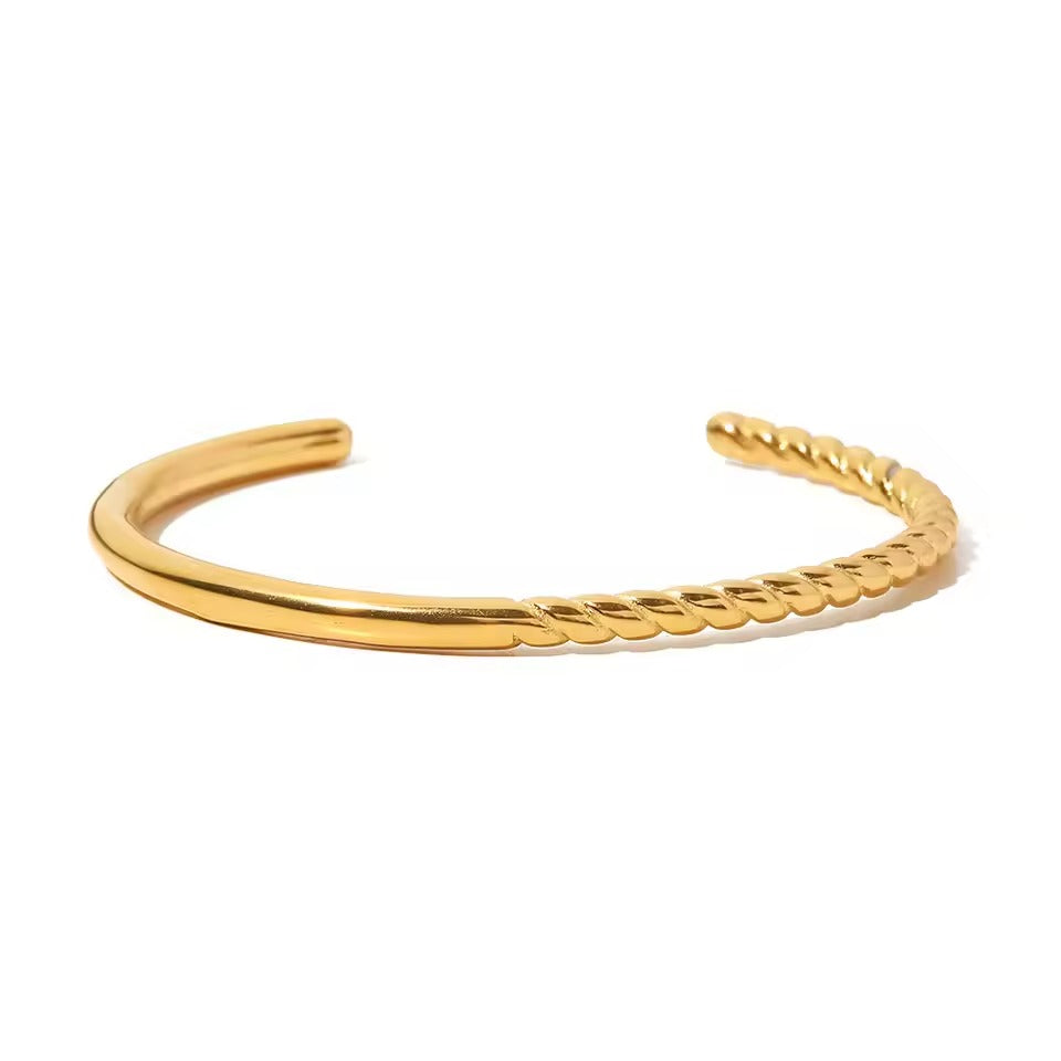 Twisted Aura Cuff