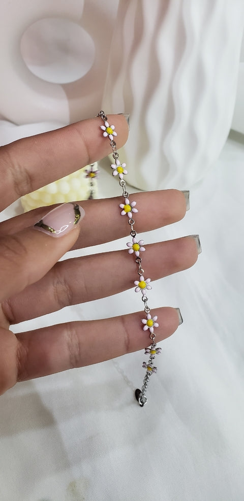 Daisy enamel link bracelet