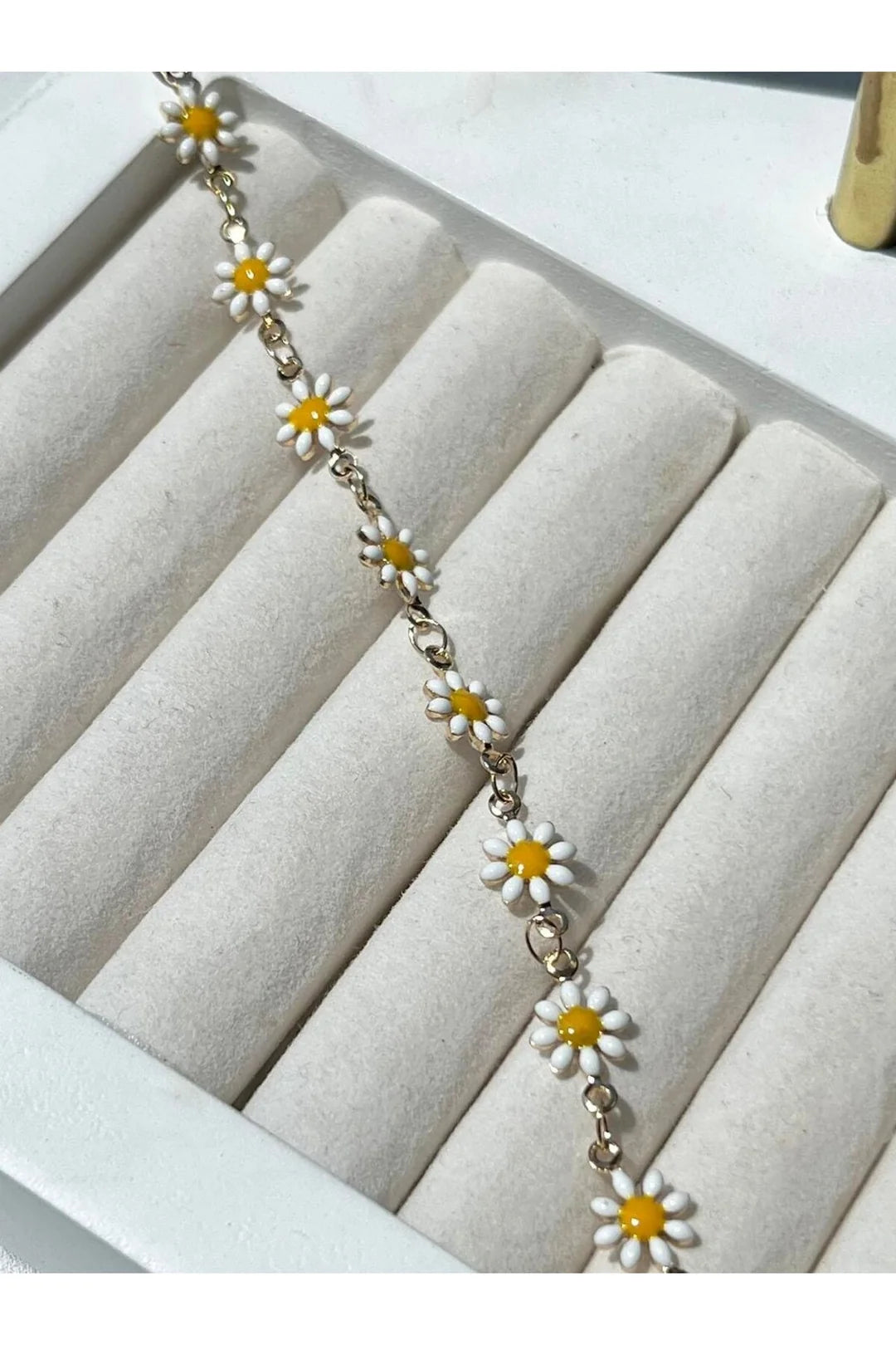 Daisy enamel link bracelet