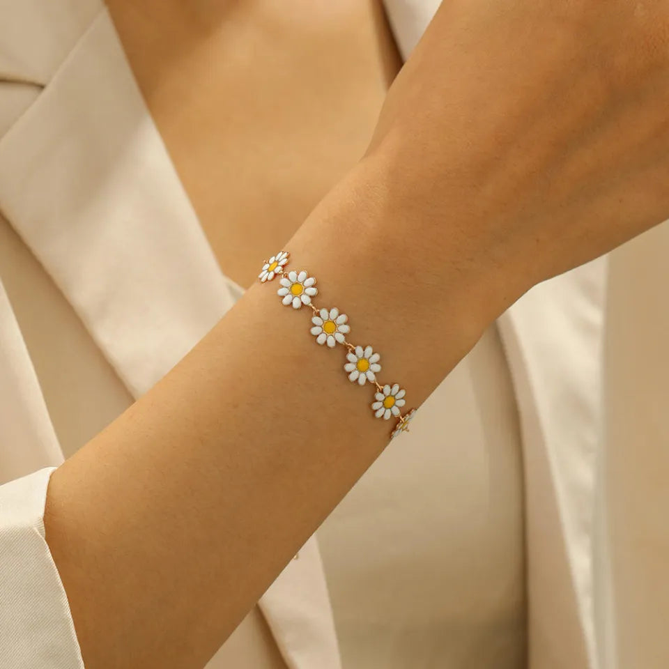 Daisy enamel link bracelet