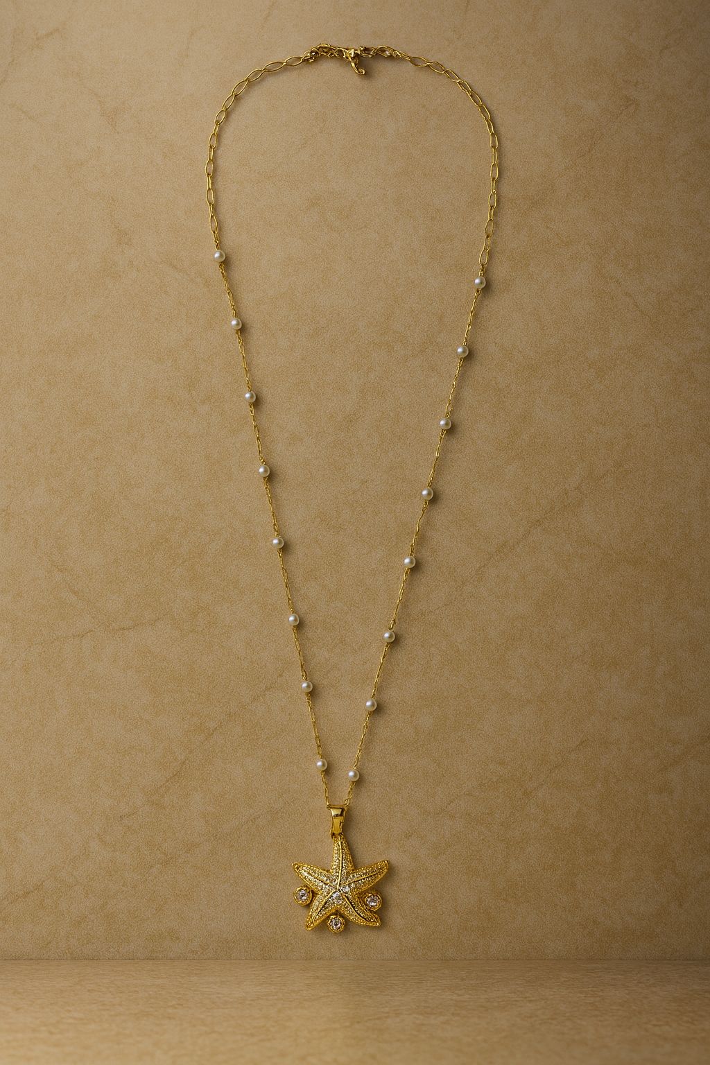 Starfish elegance pearl necklace
